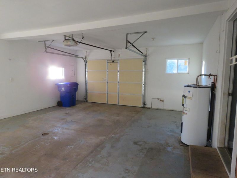 218 Lee Vlg, Harriman, TN 37748