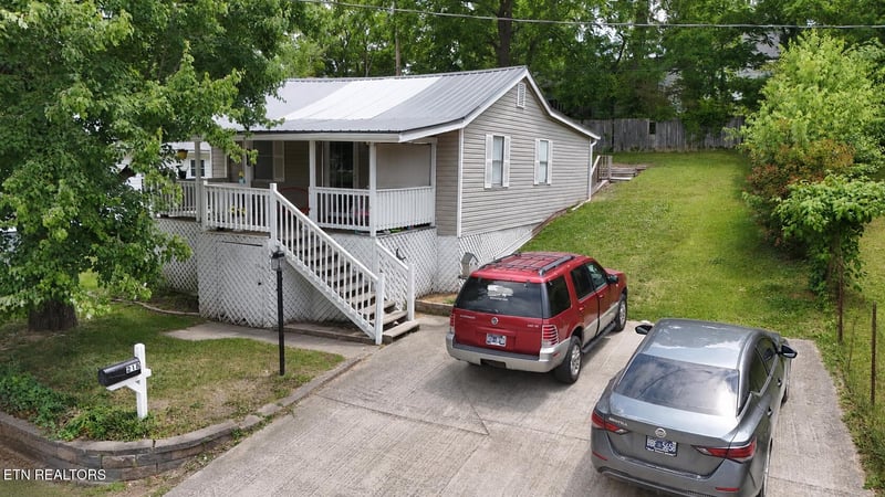 218 N Cross St, Oneida, TN 37841