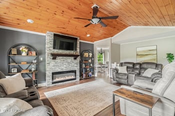 218 Seminole Cir, Loudon, TN 37774