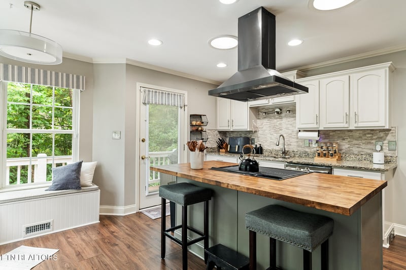 218 Seminole Cir, Loudon, TN 37774
