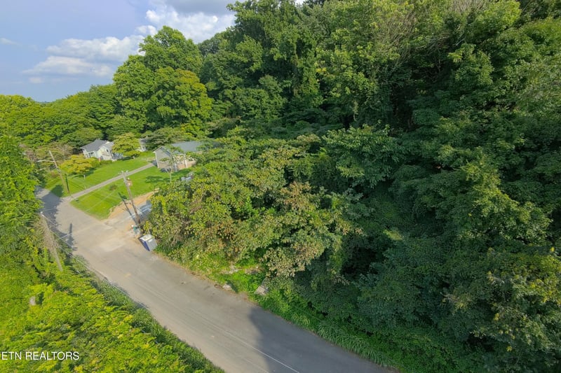 218 Shipman Dr, Knoxville, TN 37918