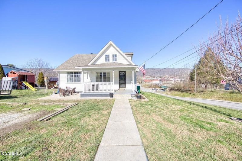 218 Water St, Jacksboro, TN 37757