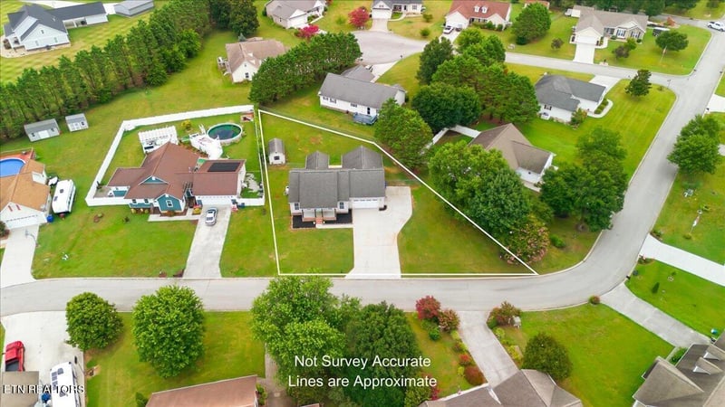 218 Wind Chase Dr, Madisonville, TN 37354
