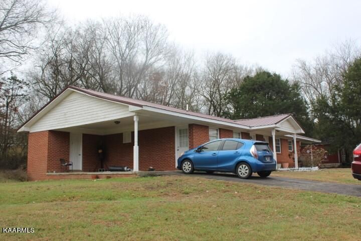 2182 Lakeview Rd, Lenoir City, TN 37772
