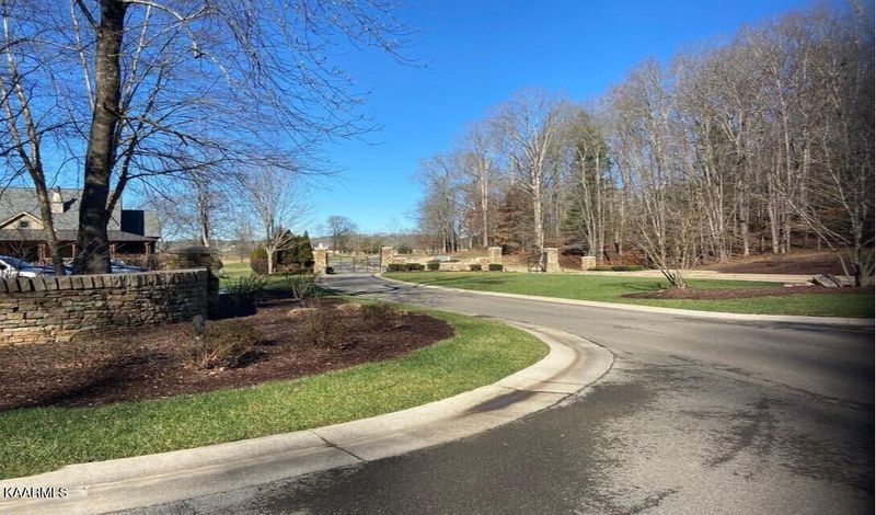 2184 Black Bear Cir, Loudon, TN 37774