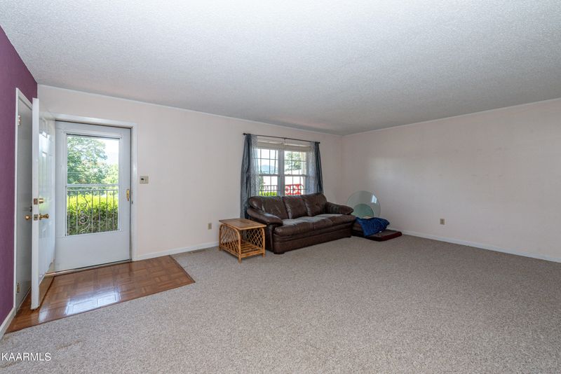 2184 Ellejoy Rd, Walland, TN 37886