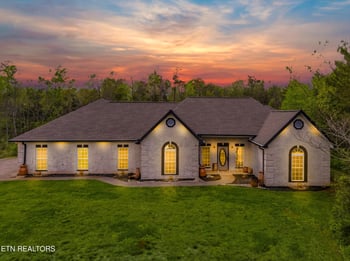 219 Bletchley Park Dr, Friendsville, TN 37737
