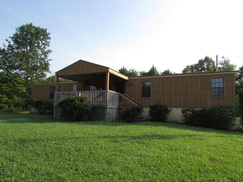 219 Channel Dr, Loudon, TN 37774