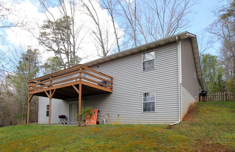 219 Daleyuhski Ln, Loudon, TN 37774