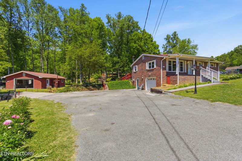 219 Evergreen St, Harriman, TN 37748
