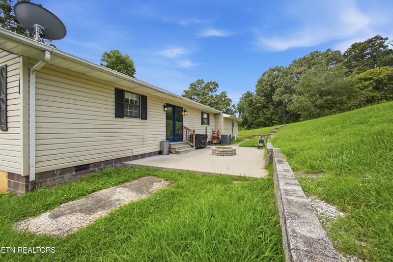 219 High Point Orchard Rd, Kingston, TN 37763