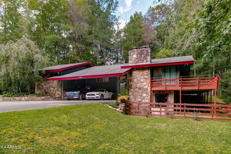 219 Huskey Pl, Gatlinburg, TN 37738
