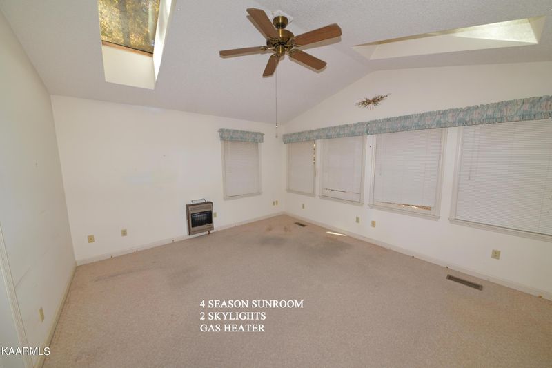 219 Lakeview Dr, Fairfield Glade, TN 38558