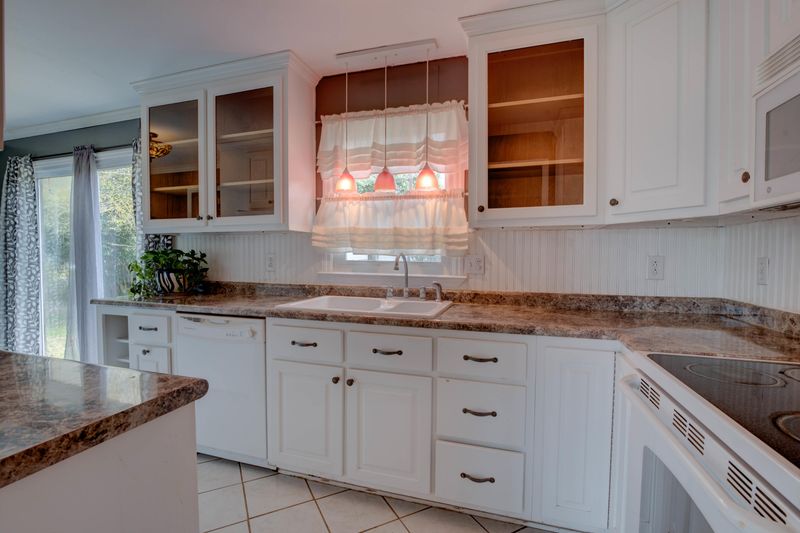 219 Mimosa Cir, Clinton, TN 37716