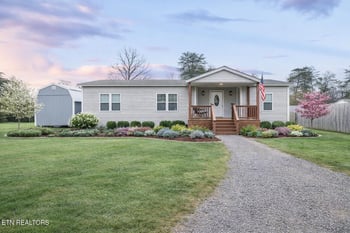 219 N Lowe Rd, Crossville, TN 38571