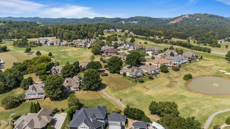 219 Osprey Cir, Vonore, TN 37885
