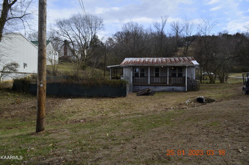 219 S 3rd St, Kingston, TN 37763