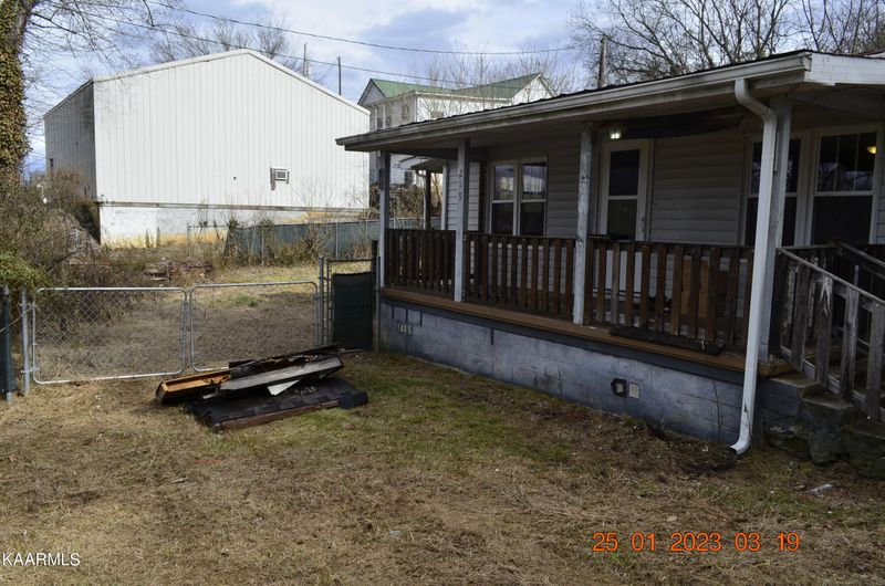 219 S 3rd St, Kingston, TN 37763