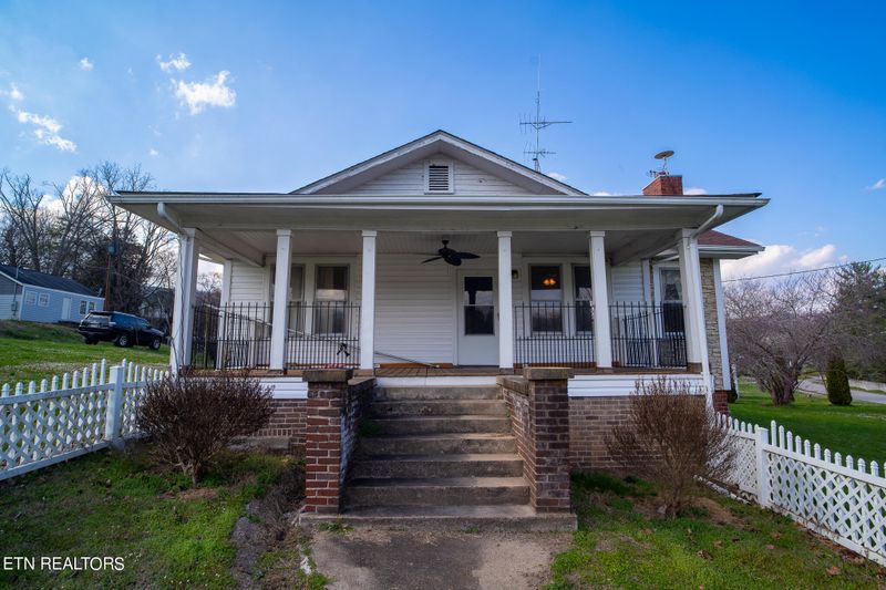 219 S Ridge Ave, Rockwood, TN 37854