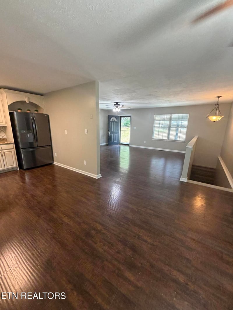 219 Scenic View Dr, Clinton, TN 37716