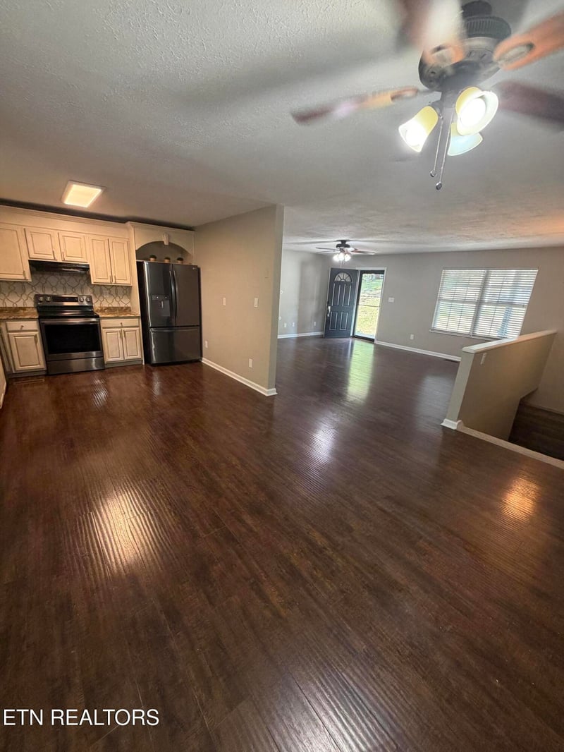 219 Scenic View Dr, Clinton, TN 37716