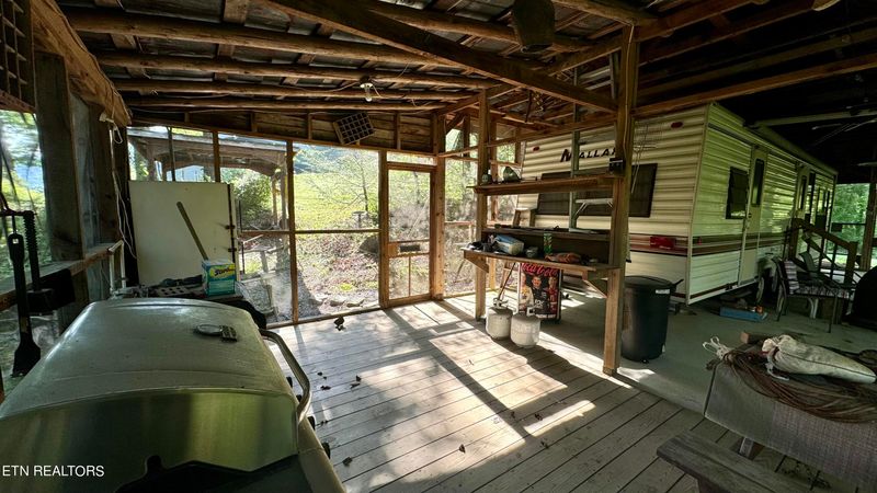 219 Tom Henry Rd, Townsend, TN 37882