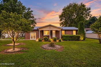 219 W Bowman Cir, Lafollette, TN 37766