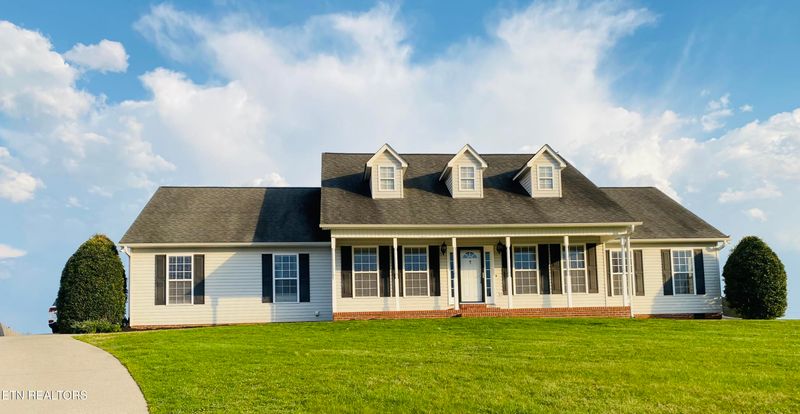 2190 Misty Ridge Dr, Lenoir City, TN 37772