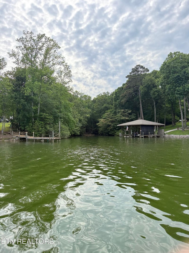 22-23 Phillips Dr, Rockwood, TN 37854