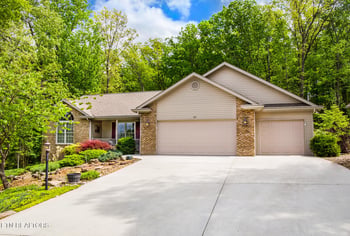 22 Chelteham Ln, Crossville, TN 38558
