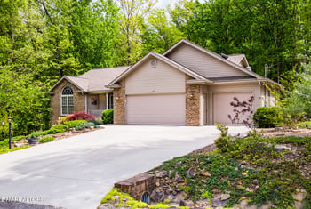22 Chelteham Ln, Crossville, TN 38558