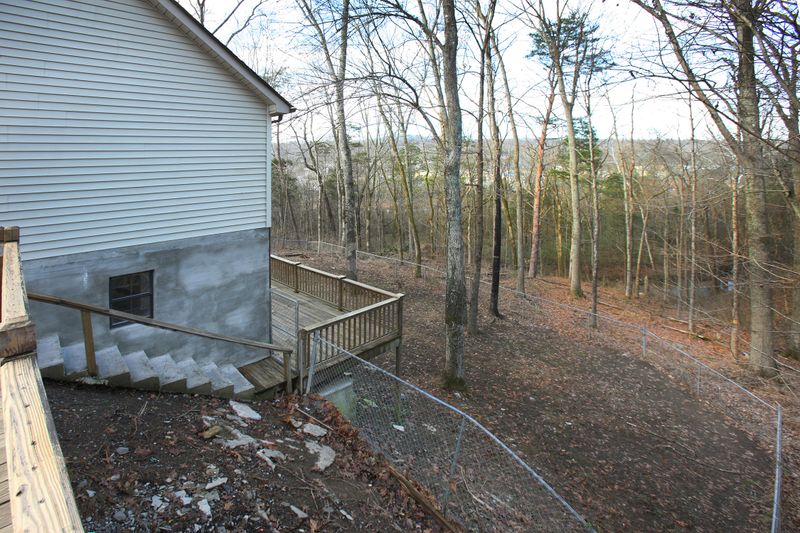 22 Clark Pl, Oak Ridge, TN 37830