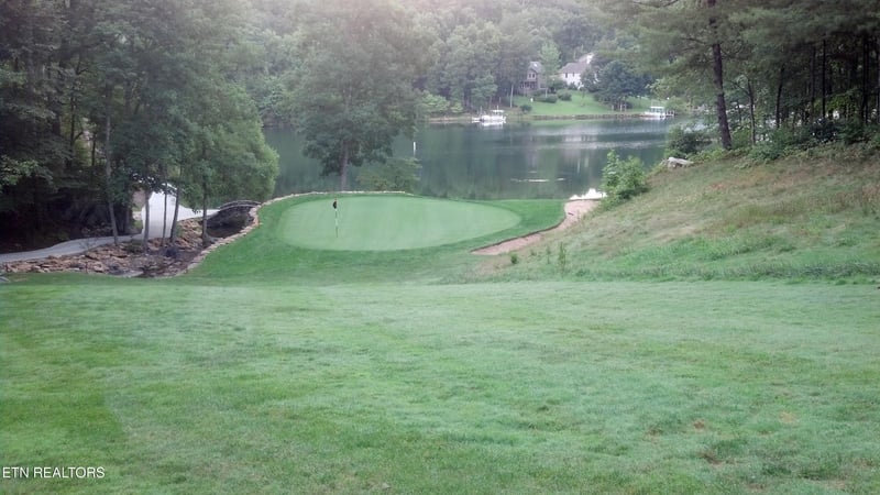 22 Lakeridge Ter, Fairfield Glade, TN 38558