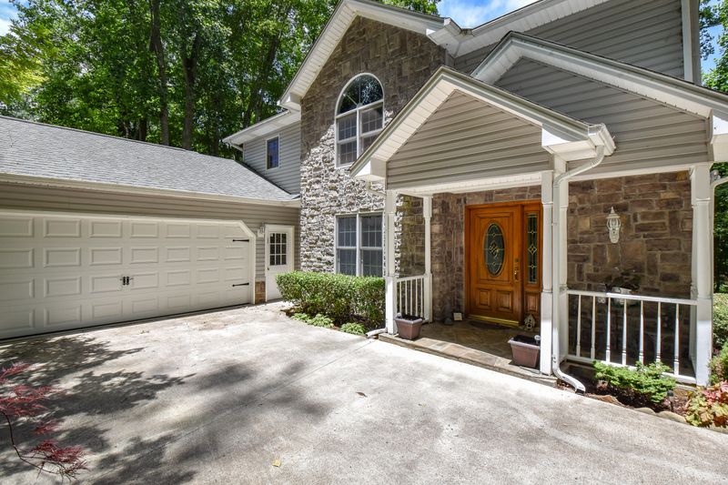 22 N Cove Estates Dr, Greenback, TN 37742