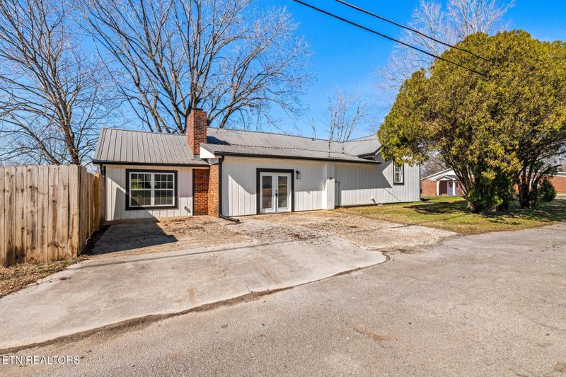 22 Pin St, Englewood, TN 37329