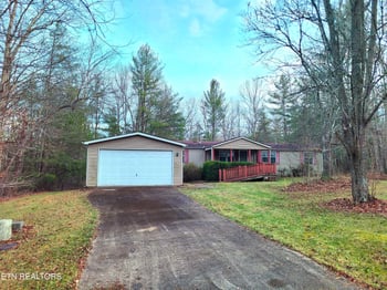 22 Prestonwood Ct, Crossville, TN 38558