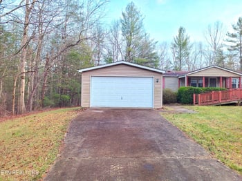 22 Prestonwood Ct, Crossville, TN 38558