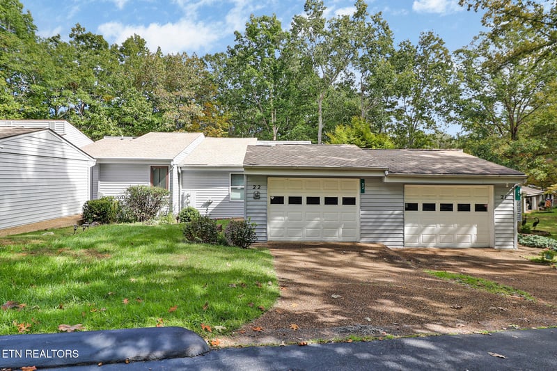 22 Woodland Ter, Crossville, TN 38558