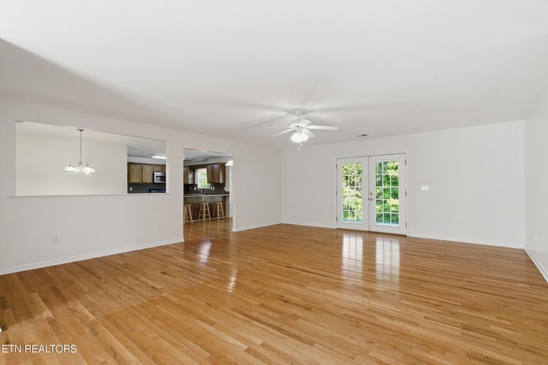 220 Abner Cruze Rd, Knoxville, TN 37920