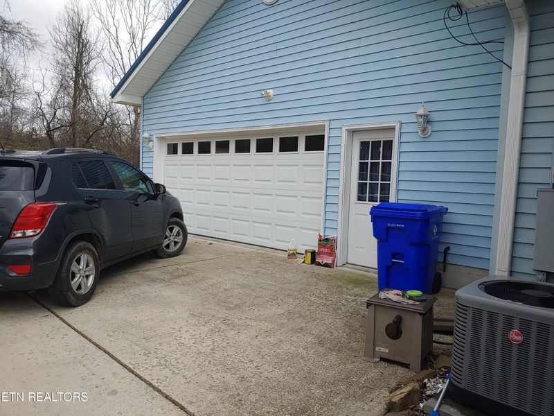 220 Capps Ln, Harriman, TN 37748