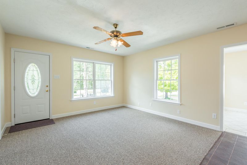 220 Capps Rd, Harriman, TN 37748