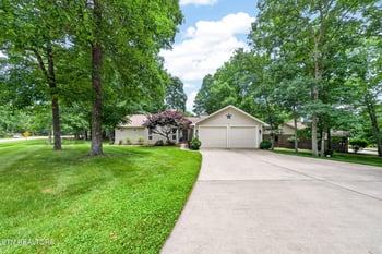 220 Catoosa Blvd, Crossville, TN 38558