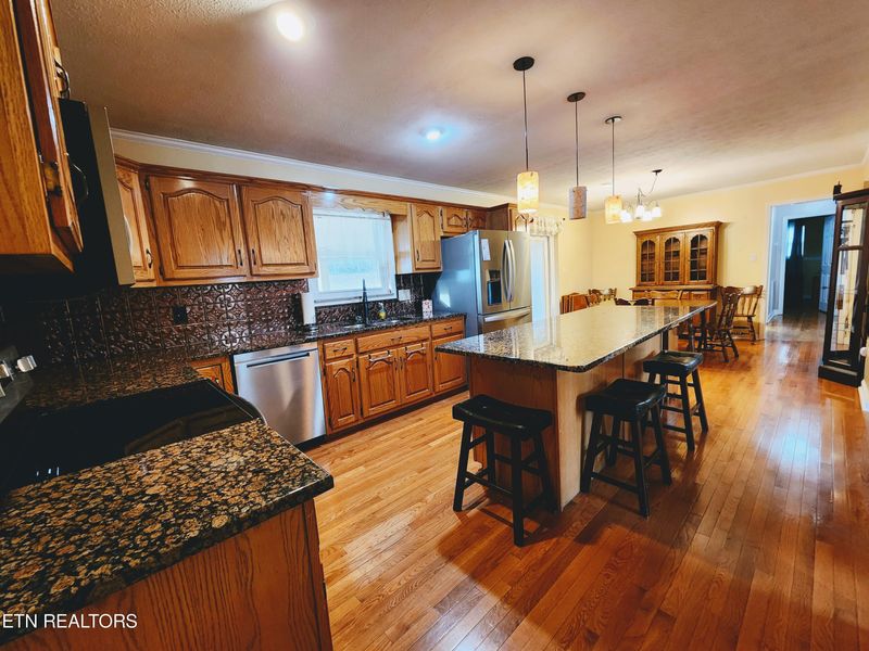 220 Circle Dr, Rockwood, TN 37854