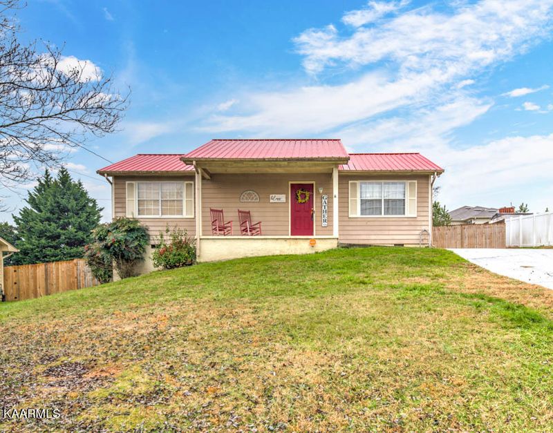 220 Doe Run Blvd, Clinton, TN 37716