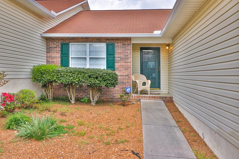 220 Executive Meadows Dr, Lenoir City, TN 37771