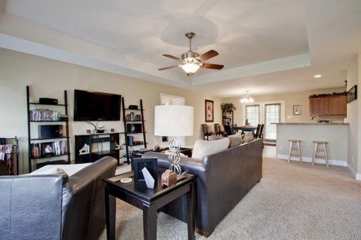 220 Flora Dr, Lenoir City, TN 37771