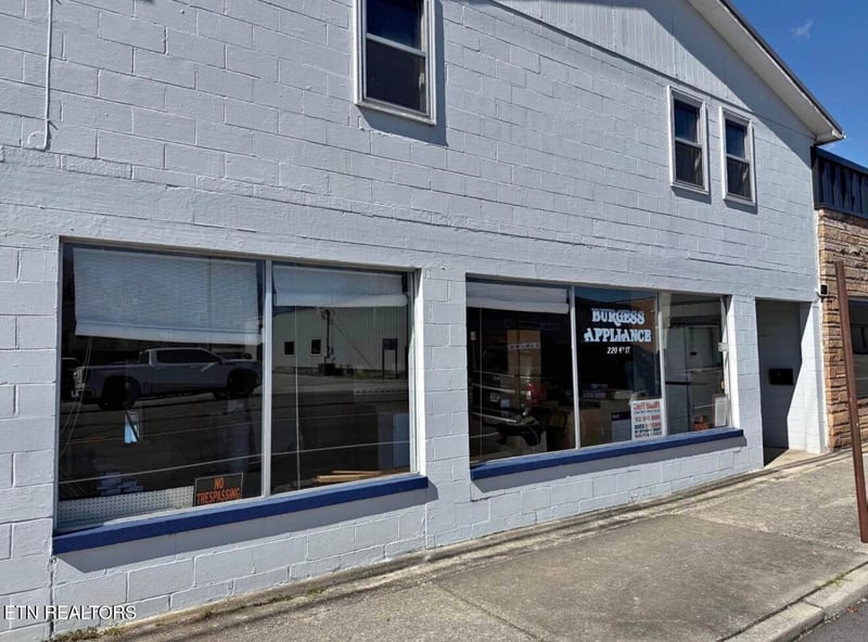 220 Fourth St, Crossville, TN 38555