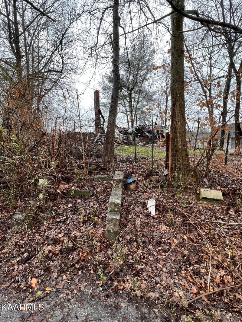 220 Hillside Dr, Harriman, TN 37748