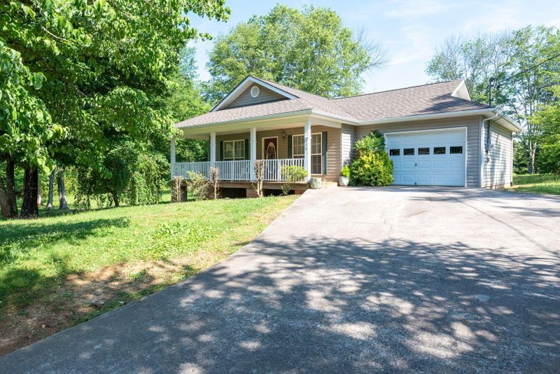 220 Hunt Ln, Madisonville, TN 37354