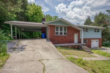 220 Industrial Park Ln, Rocky Top, TN 37769